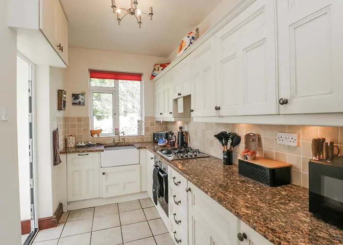 Linden Lea * Grange-over-Sands