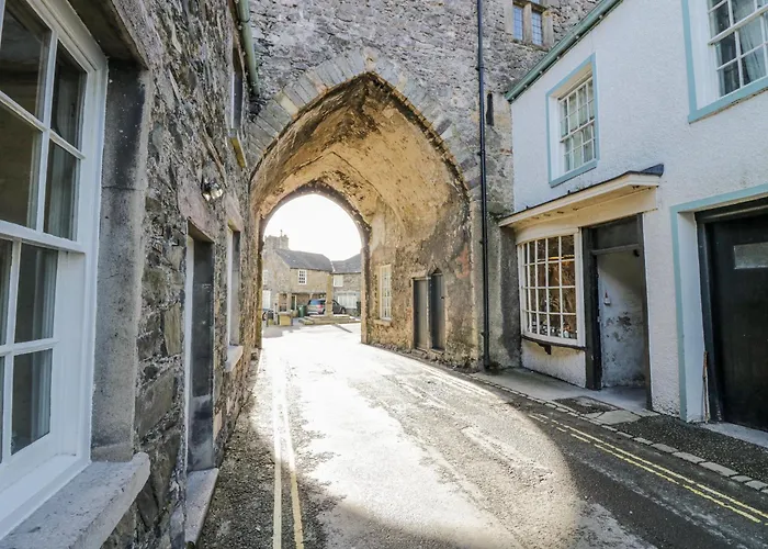 Linden Lea * Grange-over-Sands